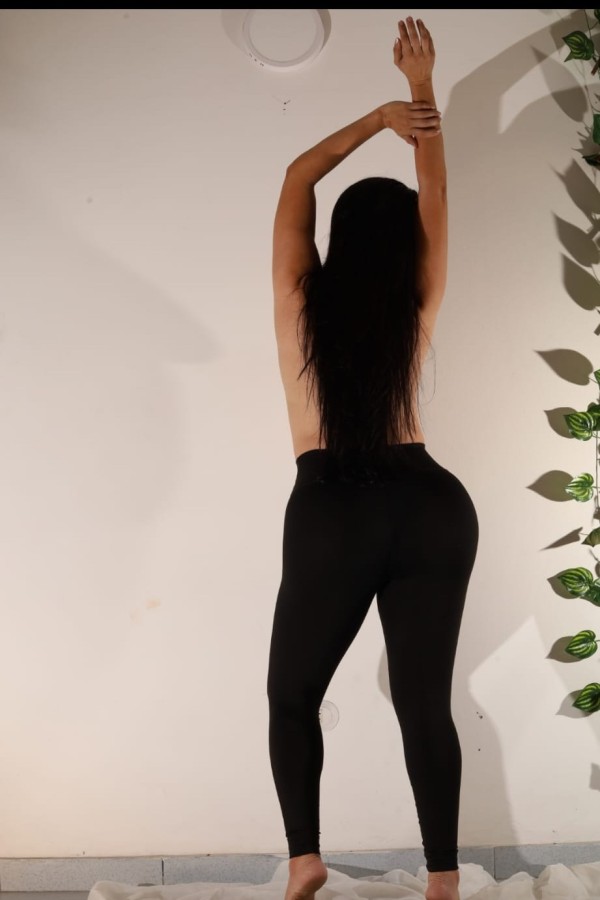 ELA MASAJISTA SENSUAL