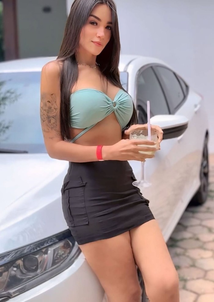 JOVENCITA REAL TAL CUAL DELGADITA DE 1,60 BESOS AMES O MILLADOIRO