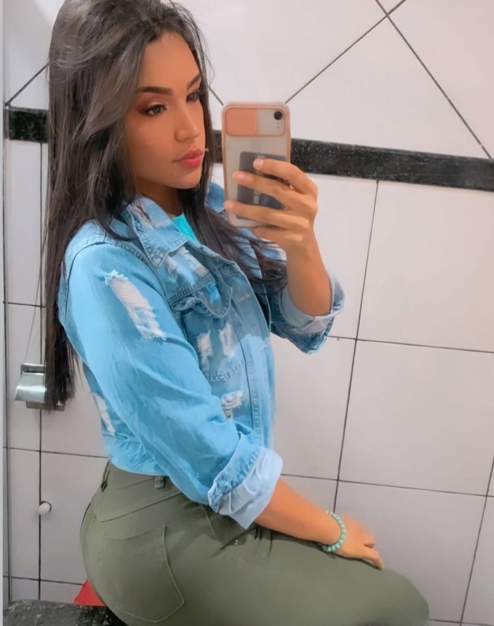 JOVENCITA REAL TAL CUAL DELGADITA DE 1,60 BESOS AMES O MILLADOIRO