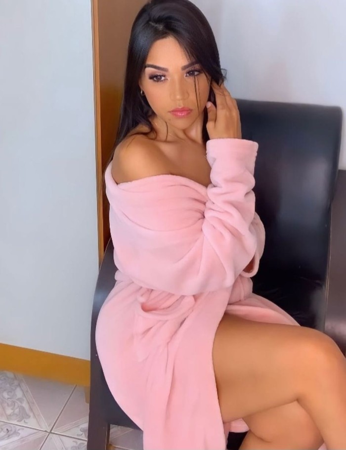 JOVENCITA REAL TAL CUAL DELGADITA DE 1,60 BESOS AMES O MILLADOIRO