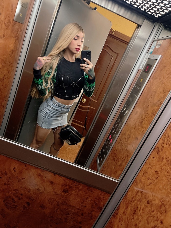 Chanel colombiana muy atenta y carñosa