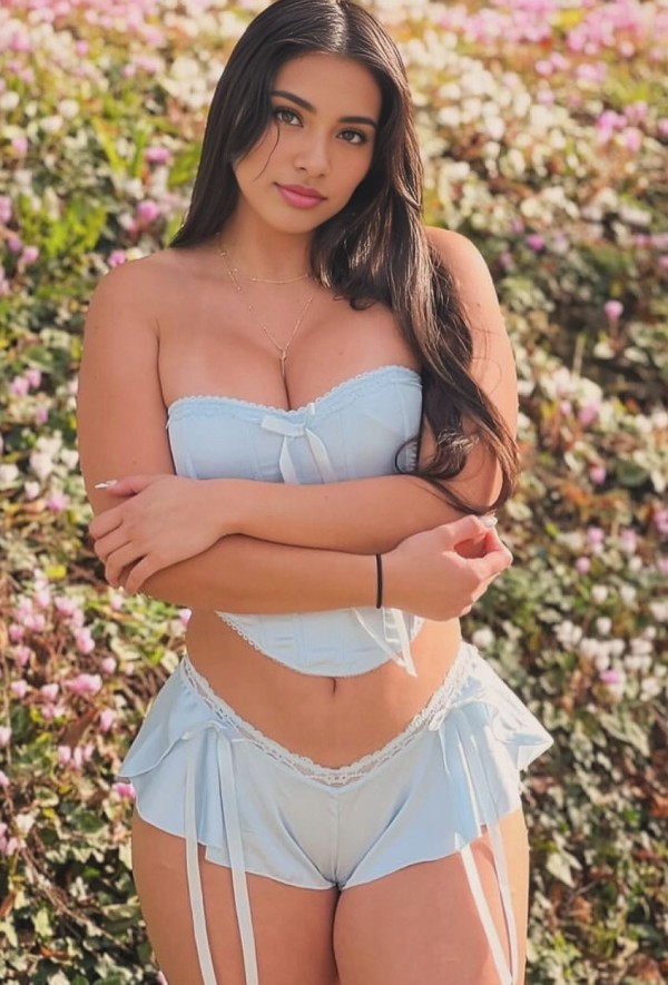 soy una niña universitaria de 21 muy tierna