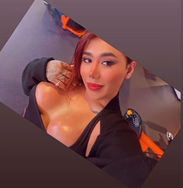 Jovencita colombiana con mucho colageno para dar