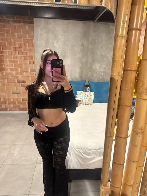 SOY ANNY DELICIOSA EXTROVERTIDA COLOMBIANA SOLO PARA TI