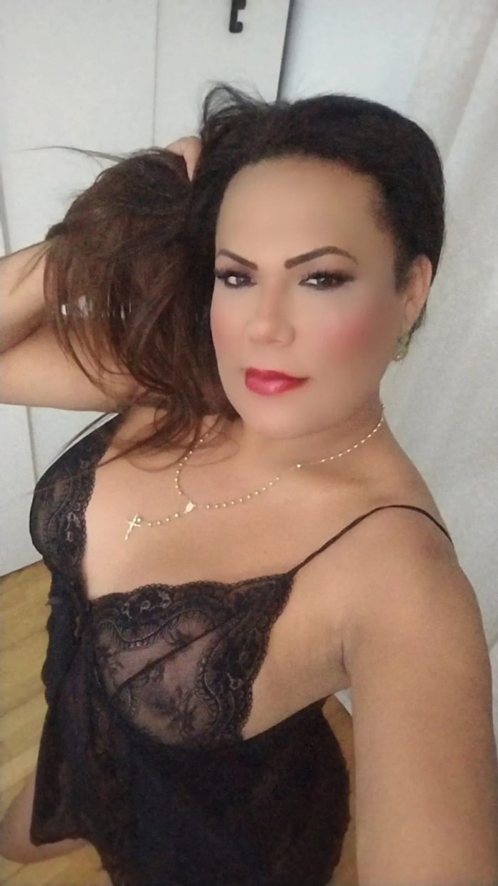 acabo de llegar a CIUDAD JARDIN, puro vicio fiesta 24h