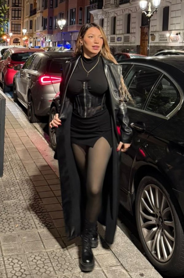 POR CASTELLANA, VENEZOLANA DE LUJO MORBOSA SIN LIMITES