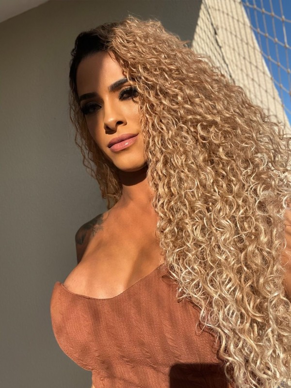 DOMINATRIX (ENTRENADORA PERSONAL )