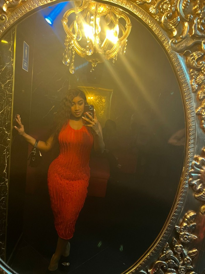 EN CALLE MARTINEZ CATENA ELEGANTE ARDIENTE FIESTERA