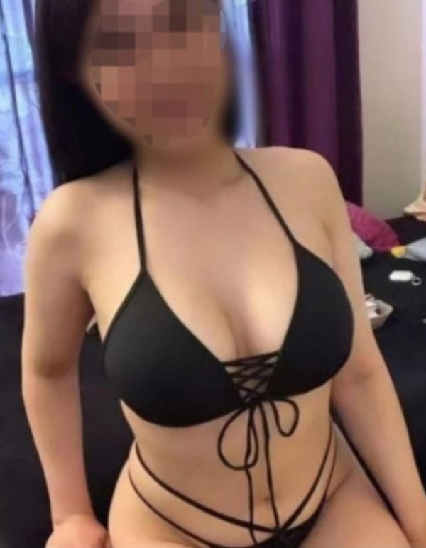 Soy apasionada,sensual y estoy lista para tu bastón de Jade…