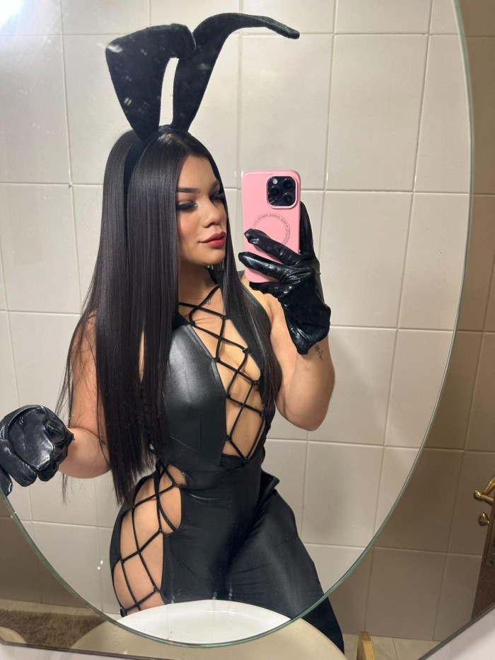 BOMBA DE SEXO COMPLACIENTE ENCANTADORA A TOPE