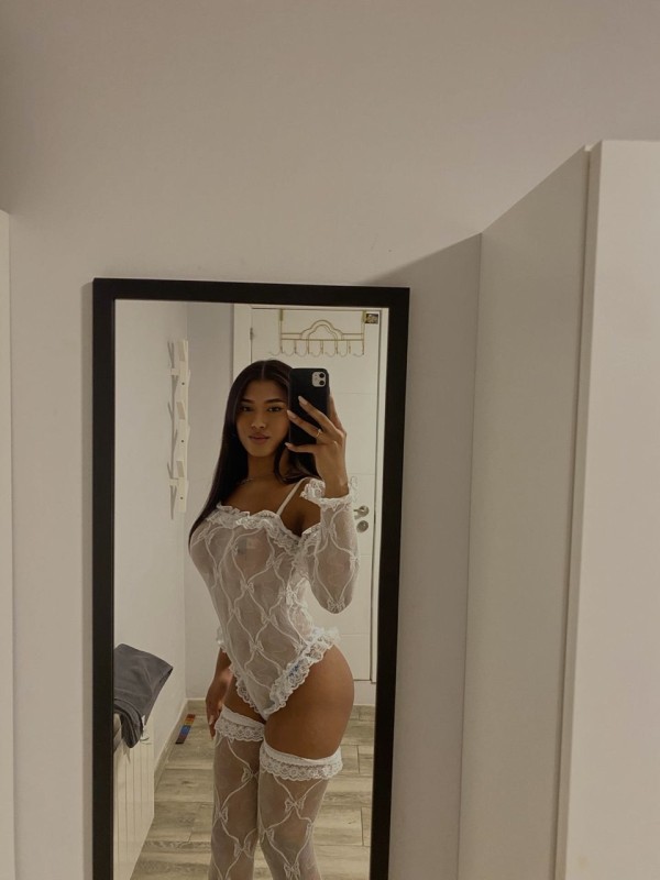 Thaísa Ninfeta con mucha leche