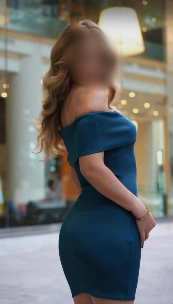 VALENTINA: ESPAÑOLA SOLO SALIDAS PARA HOTELES