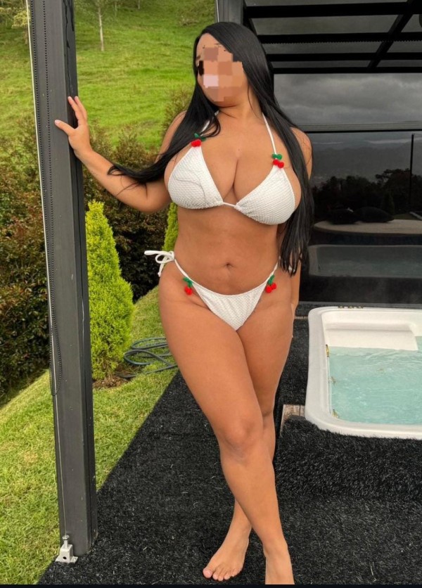 Exclusiva Latina todo un lujo llamame Quedamos LAS HUESAS