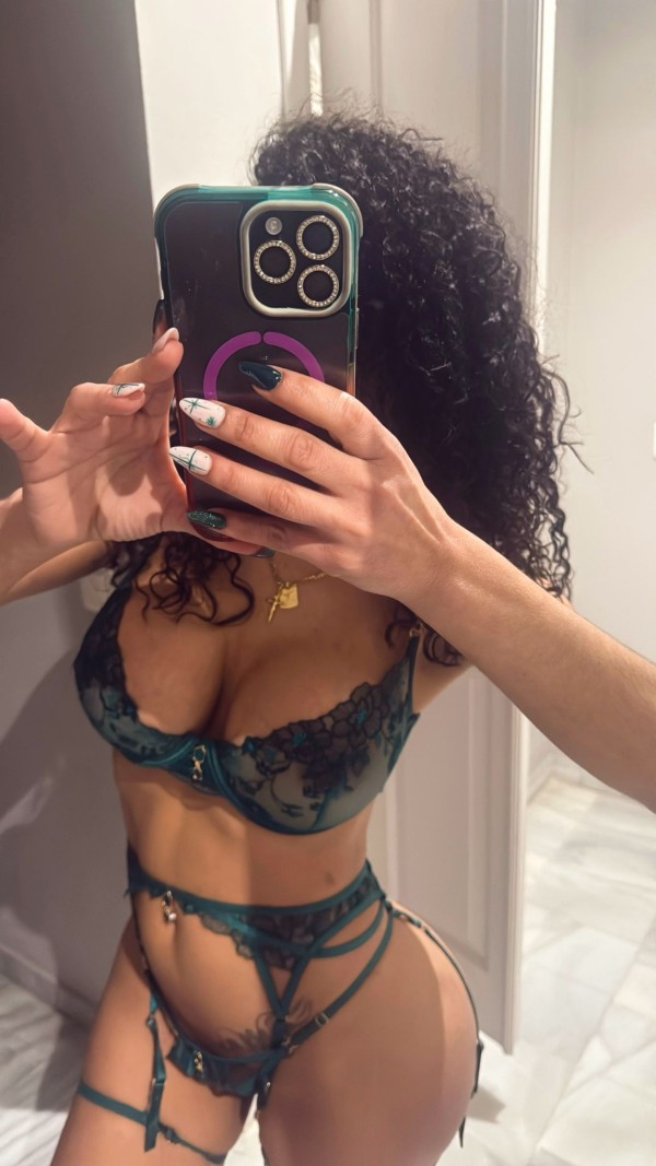 NOVEDAD 24HORAS EXCELENTE MASAJISTA, IMPLICADA, EDUCADA, ATENTA