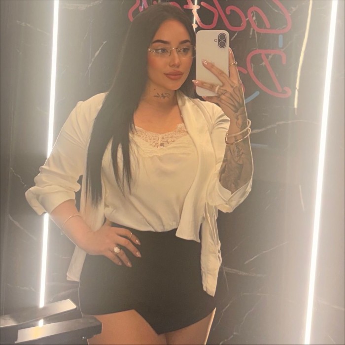 SALOME JOVENCITA SEXY CARIÑOSA GUAPA IMPLICADA EN CORUÑA