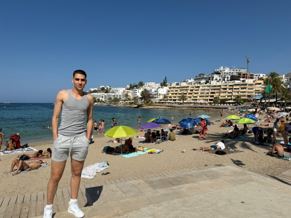 Santiago Scorts versatil super complaciente.