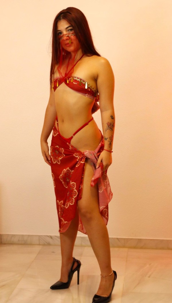 Scort latina muy complaciente