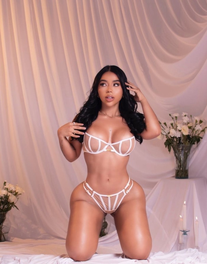 KANDY LA MÁS COMPLETA CACHONDA Y VICIOSA