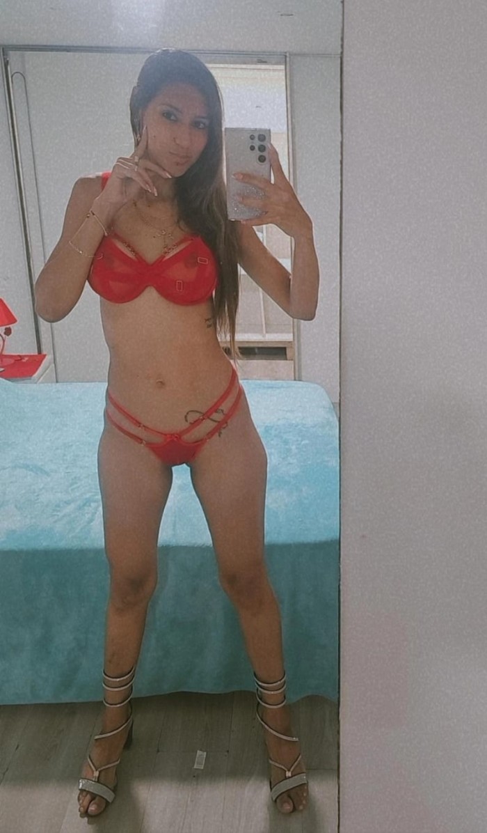 Joven colombiana con muchas ganas de que me FOLLES