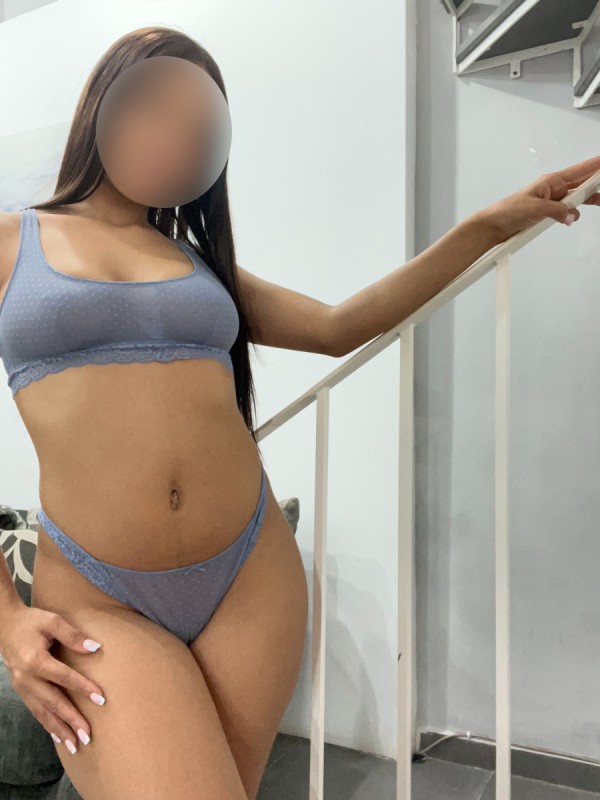 Amanda latina besucona