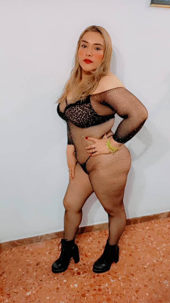 Super novedad fiestera caliente me gusta la leche en mi boca ,cara y pechos