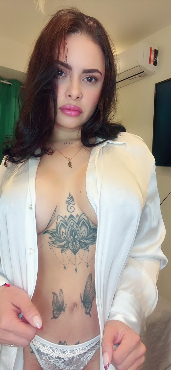 Harley hermosa latina real en Madrid