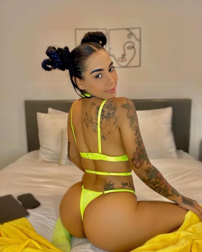 Linda joven tatuadita bien exotica ninfoma a tope