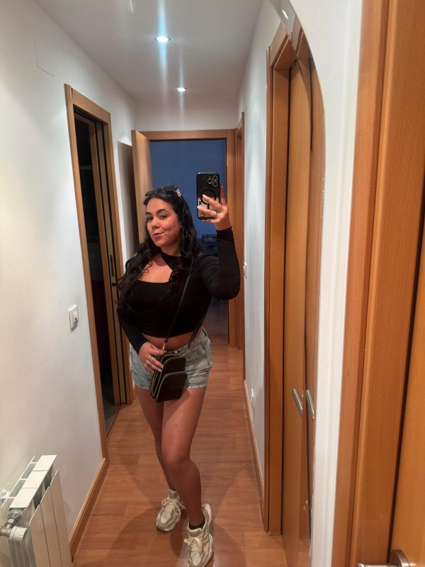 DANIELA MUY PUTA CALIENTE Y SENSUAL