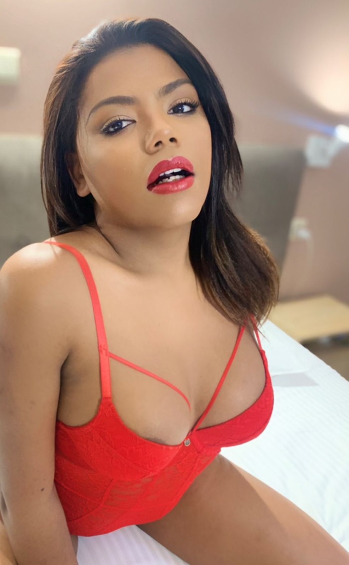 VEN A DISFRUTAR DE UNOS MOVIMIENTOS PELVICOS AGRE