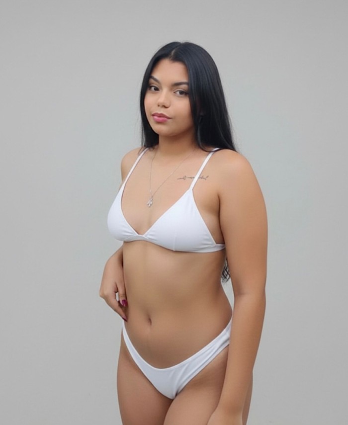 5 jovencitas guapas , grupo de amigas y fiesta