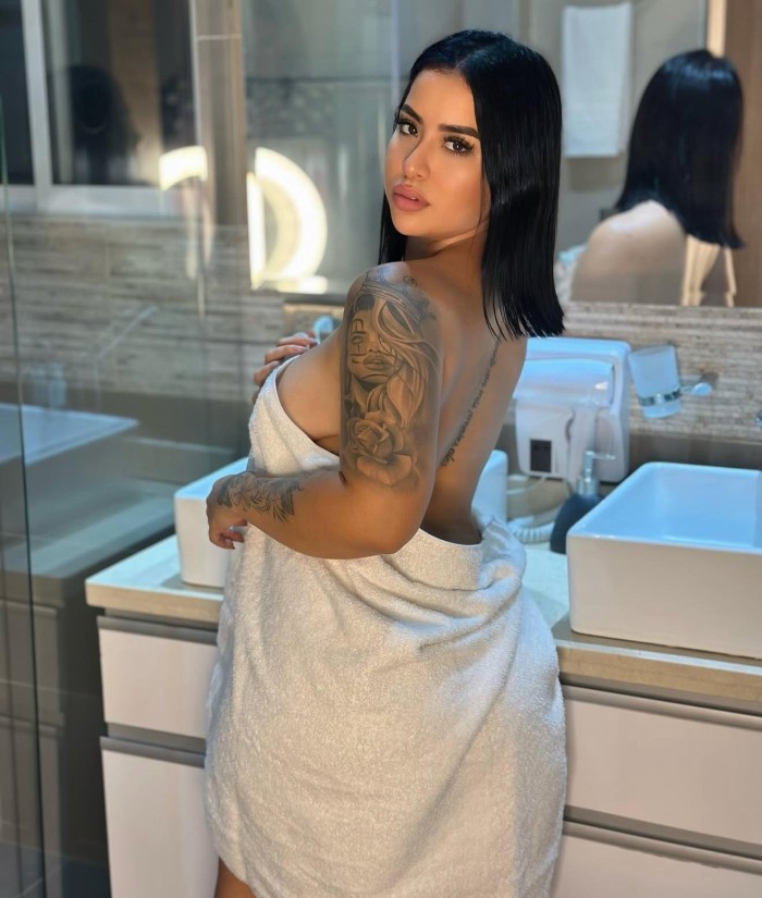 SEXY CHIQUILLA DE CURVAS FOGOSAS CACHONDA FIESTERA UNICA NOVEDAD