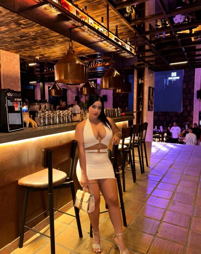 SEXY CHIQUILLA DE CURVAS FOGOSAS CACHONDA FIESTERA UNICA NOVEDAD