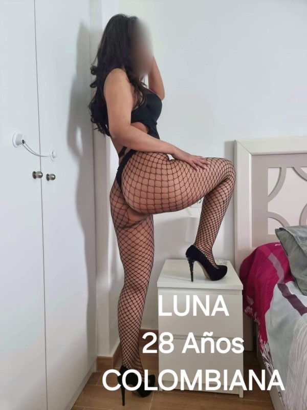 Espectacular latina fiestera y guarra  24 horas