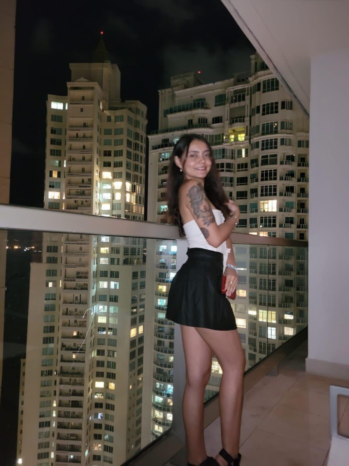 jovencita venezolana 22 años recen llegada a madri