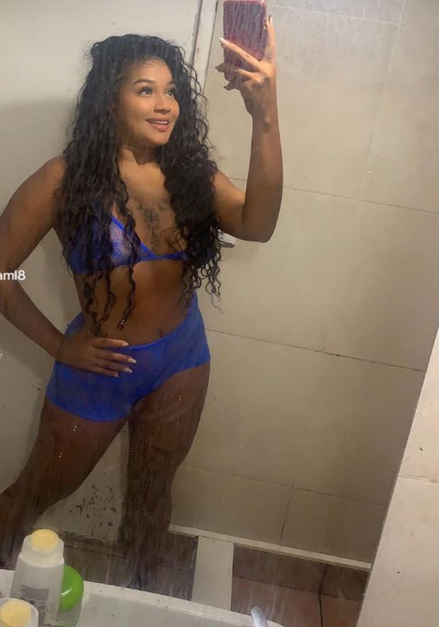 ABURRIDO EN CASA? VEN Y TE DOY UNA MAMADA BIEN SAL