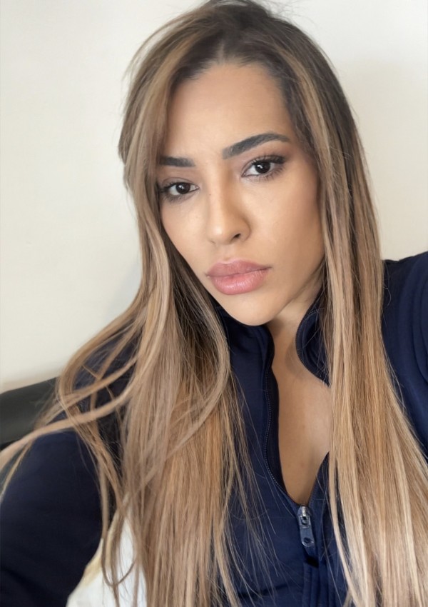 Caroline independiente recién llegada