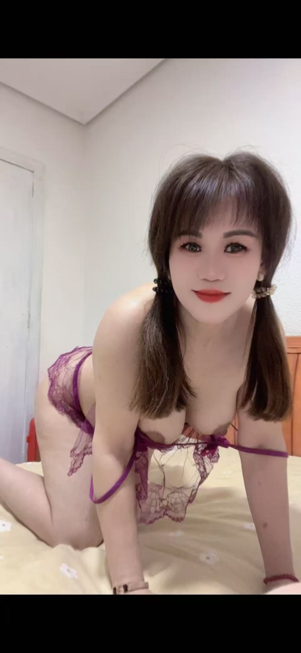 Dos Nueva china Orientale jovenes en ibiza  FOTO real