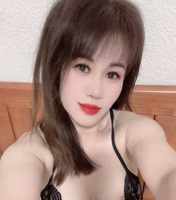 Dos Nueva china Orientale jovenes en ibiza  FOTO real