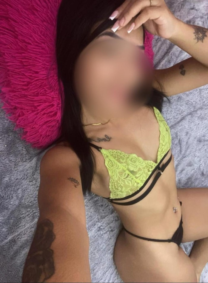 Colombiana muy bonita y entregada