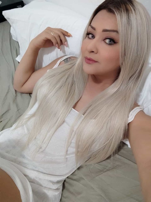 Cariñosa fogosa dominante experta con principiantes