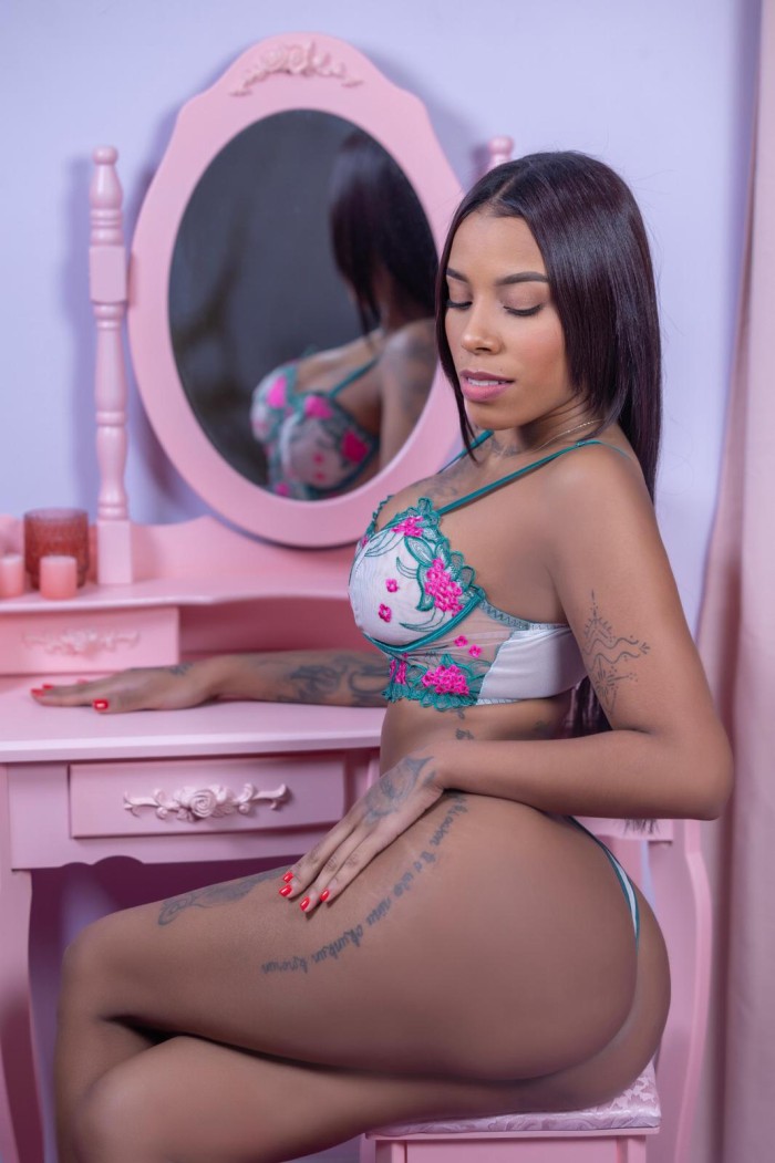 SOY ULANY LATINA MUY FIESTERA, SENSUAL Y MORBOSA