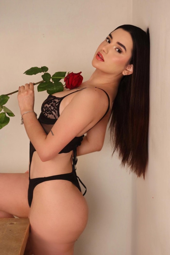 Teen venezolana muy completa