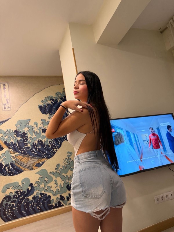 Colombiana jovencita coñito mojado