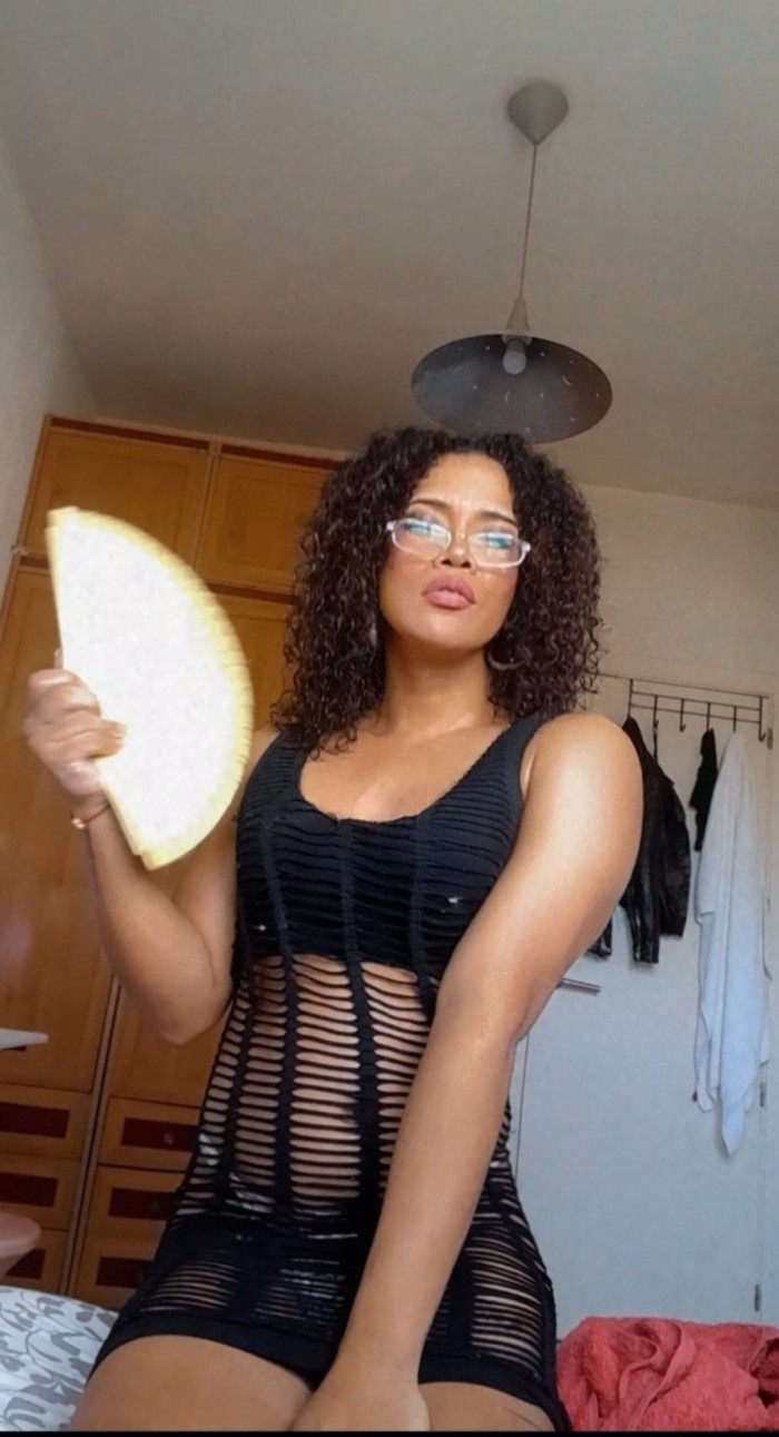 Hola cielo chica traxesuel cariñosa en Sevilla