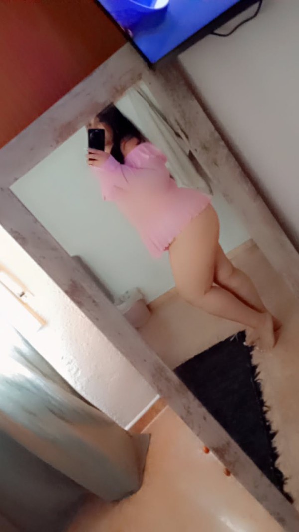 Besos con lengua, morreos, curvy putita, Vilafranca del Penedés