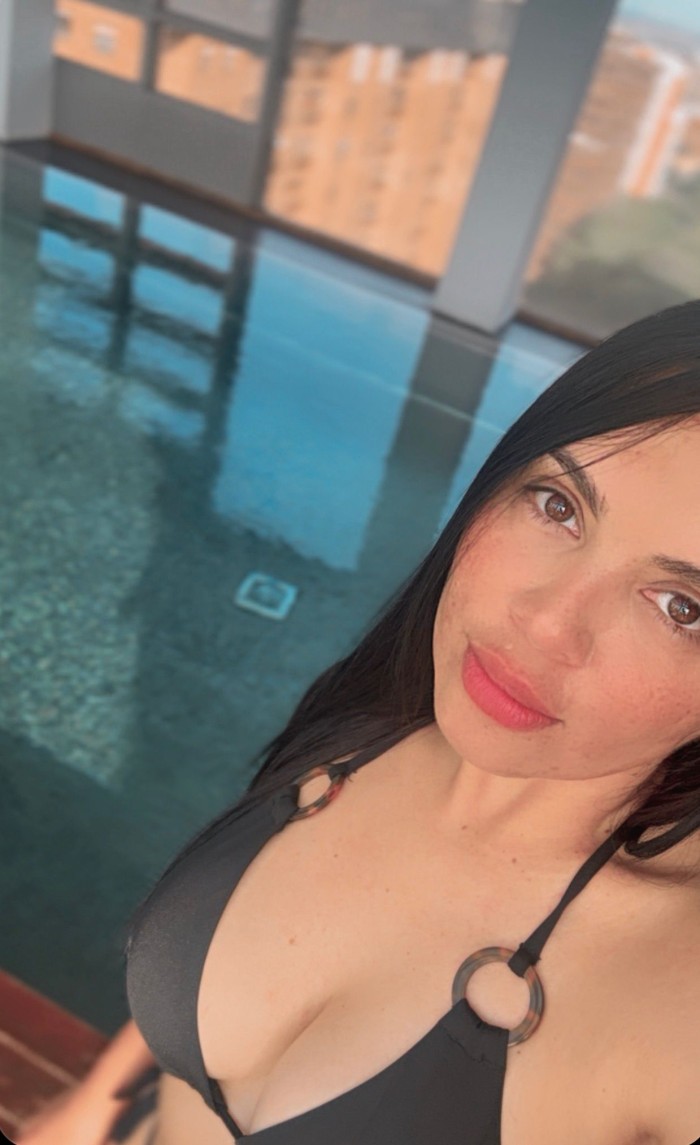 BELLA Y SEXY LATINA RECIÉN LLEGADA