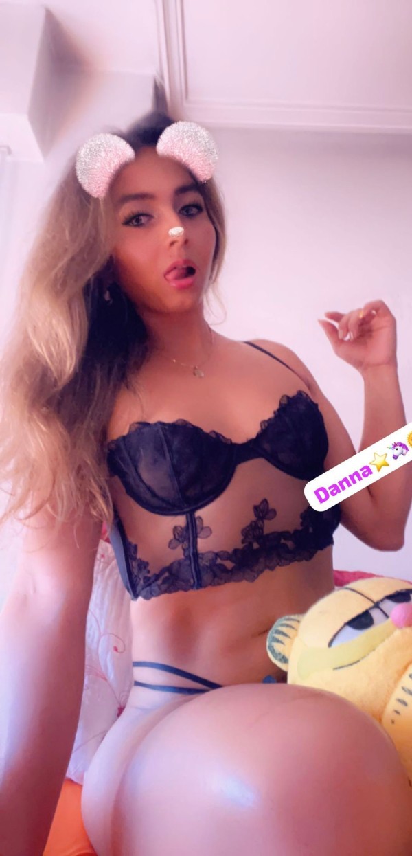 Fiestera Reyna del frances natural chupona viciosa