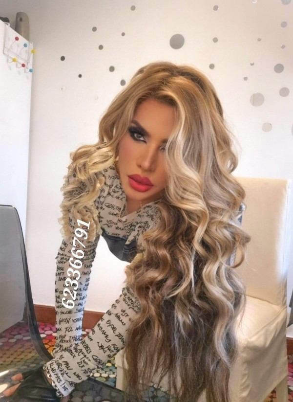 ANITHA TRANS AUTÉNTICA DE BANDERA POLLONA EMPOTRADORA DE MACHOS