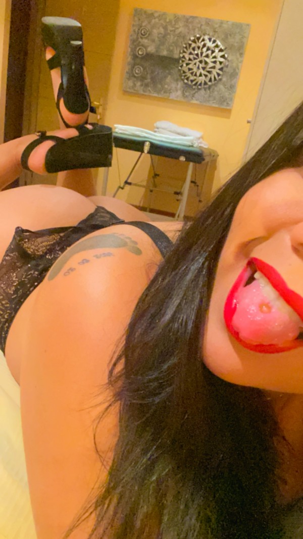 Encantadora latina en La Coruña