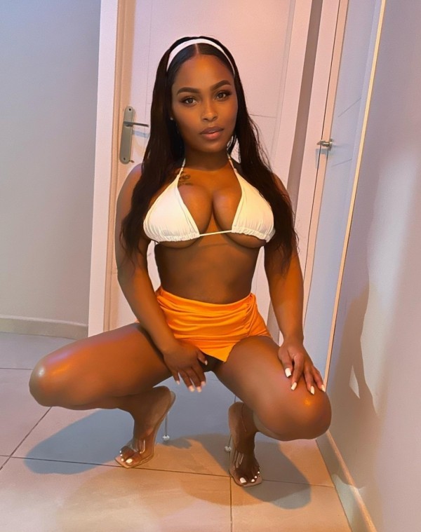 Soy CAMILA ,, DELGADITA,, un BOMBON y muy JUGUETONA…